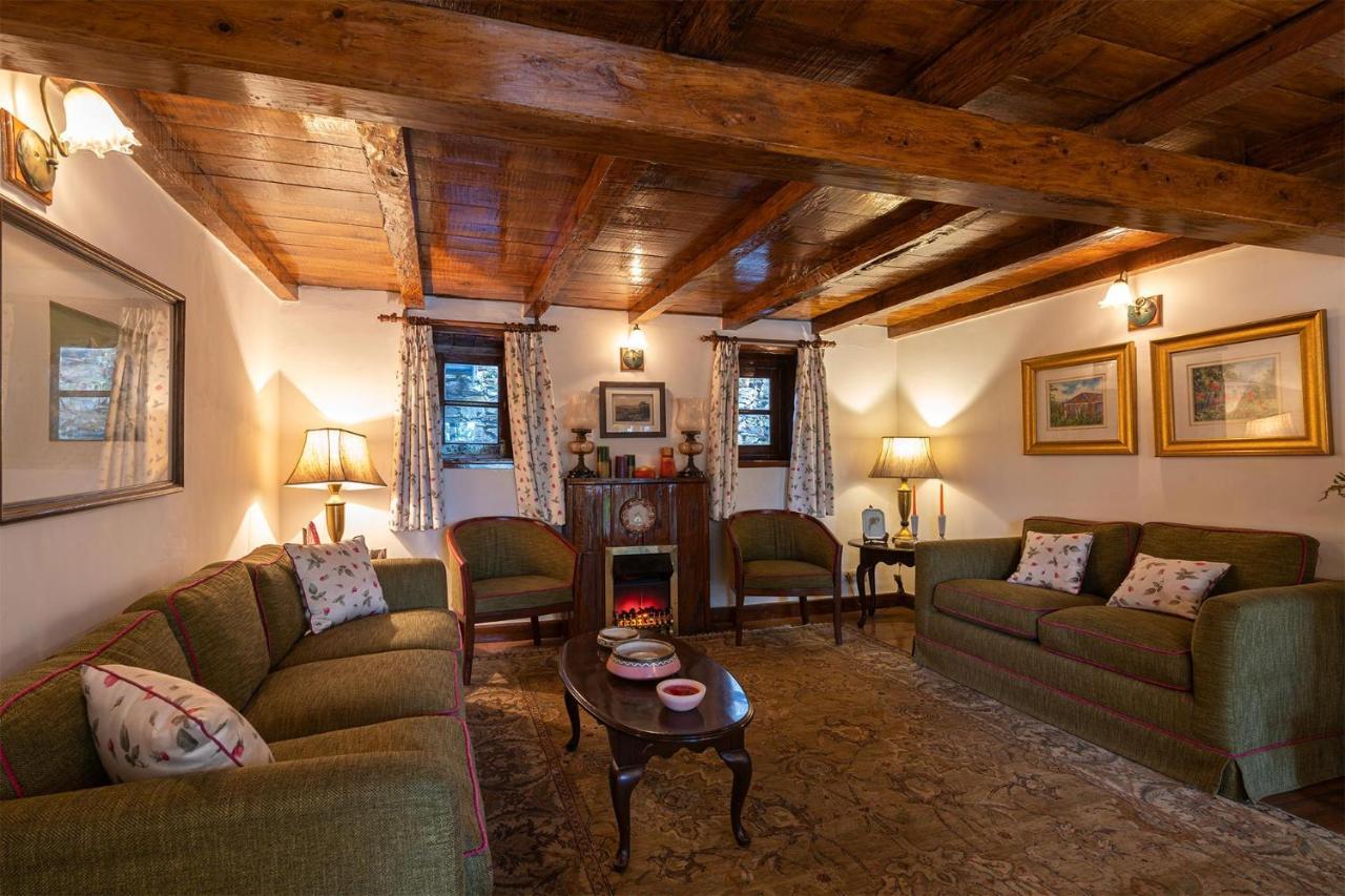 Stayvista At Violet Hill With Bonfire, Gazebo & Hill View Shimla Exterior photo